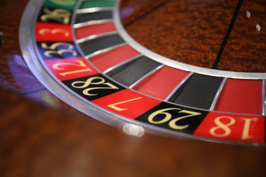 Roda roulette di meja kasino